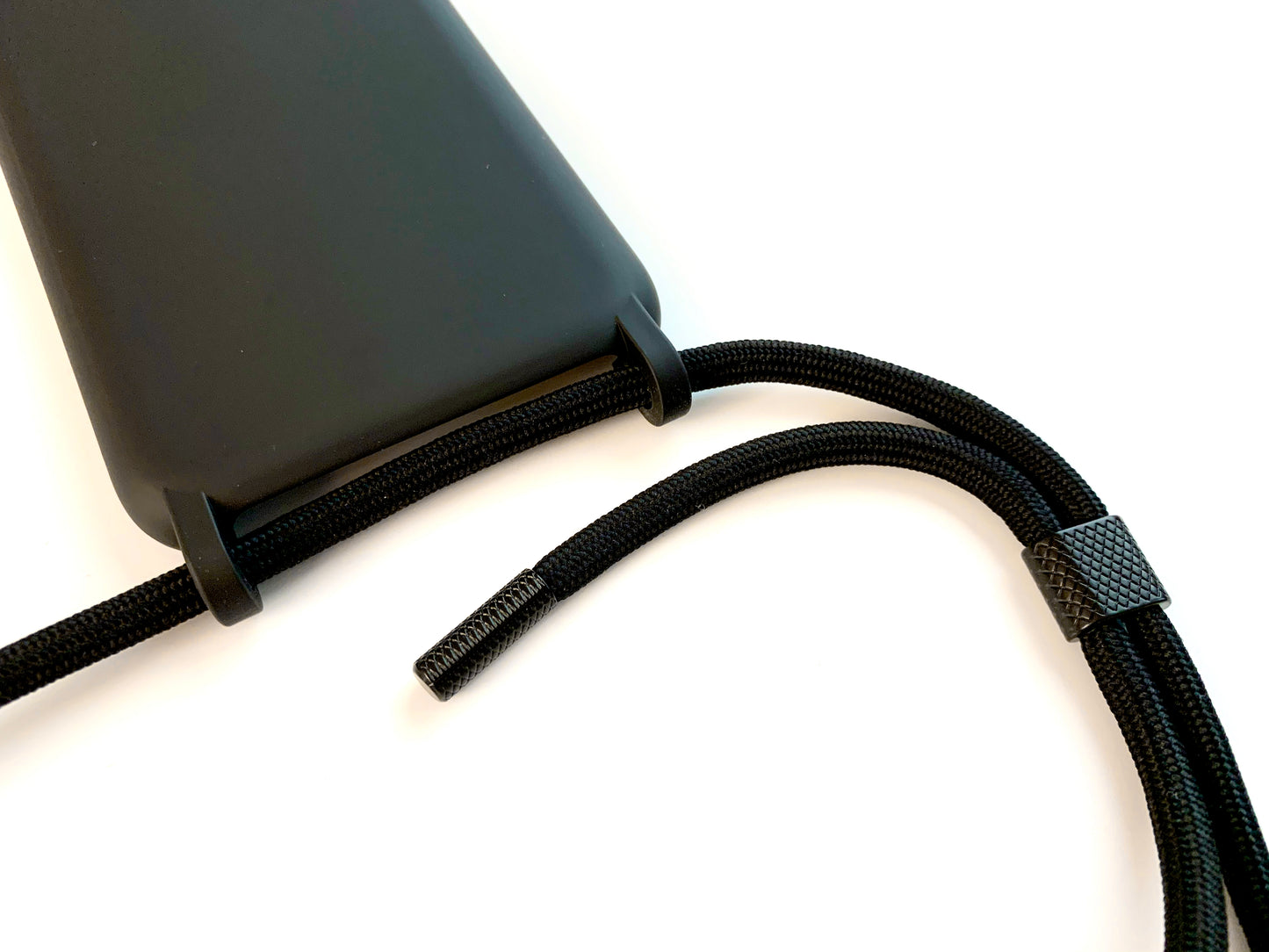 Case mit Ösen "Silk Touch" Schwarz